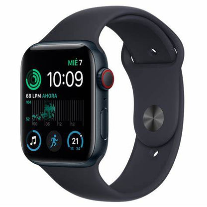 Apple Watch SE negro con pantalla encendida mostrando ritmo cardíaco y actividad